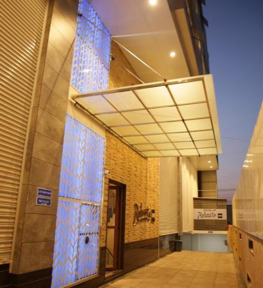 ホテル Robusta Inn