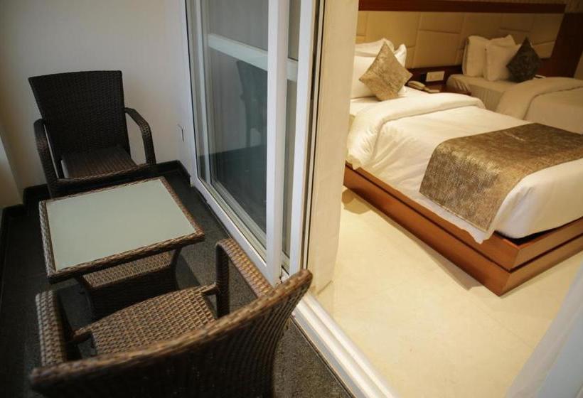 ホテル Robusta Inn