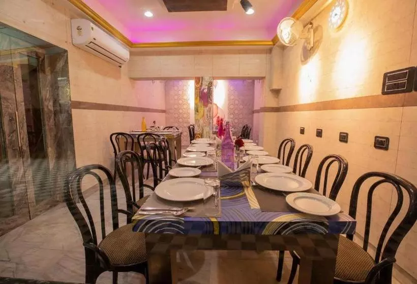 Hotelli Snehamaya Spa & Resort