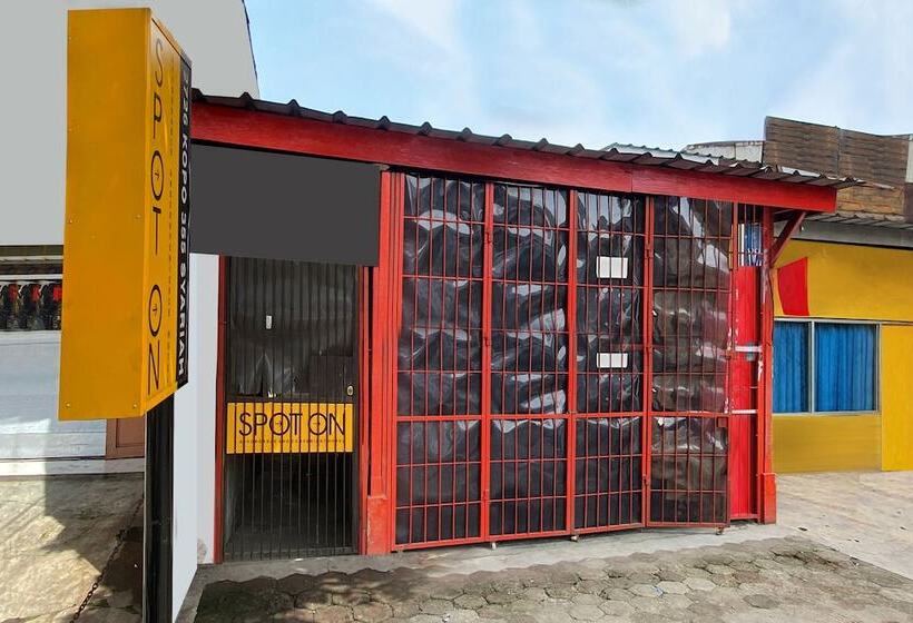 Hotel Spot On 2726 Kopo 355 Syariah