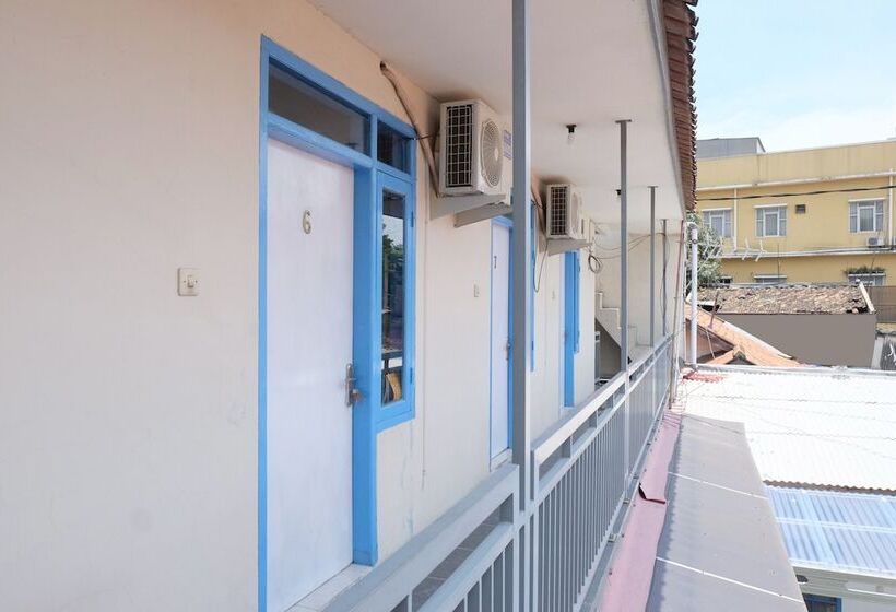 Hotel Spot On 2726 Kopo 355 Syariah