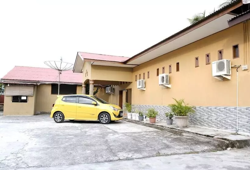 ホテル Spot On 2766 Kezia Kost