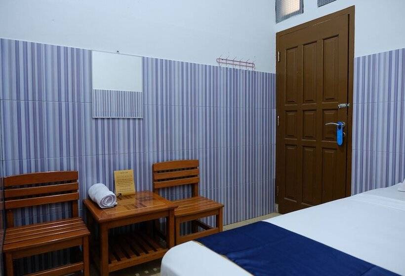 Hotel Spot On 2766 Kezia Kost