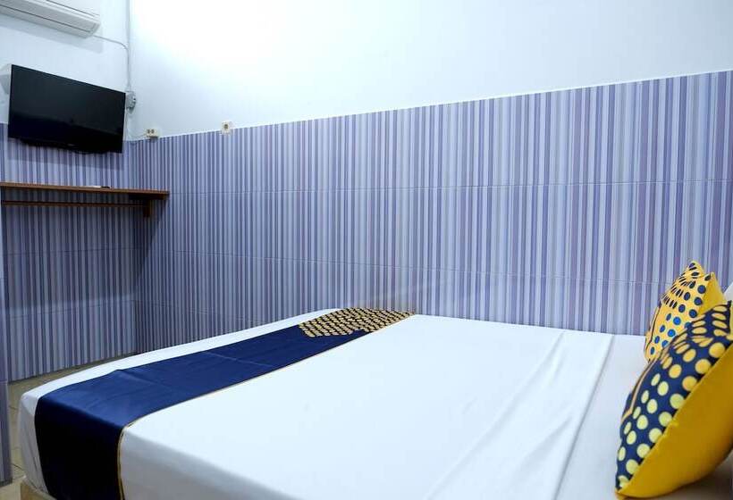 Hotel Spot On 2766 Kezia Kost