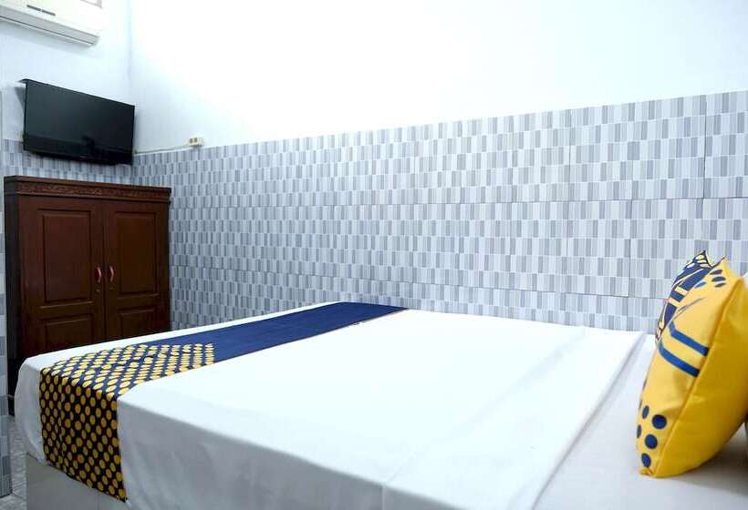 Hotel Spot On 2766 Kezia Kost