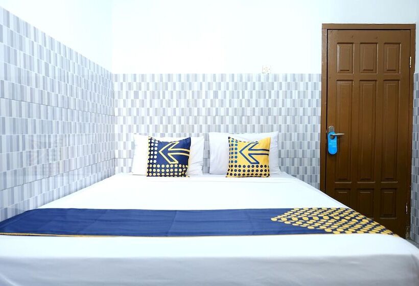 Hotel Spot On 2766 Kezia Kost
