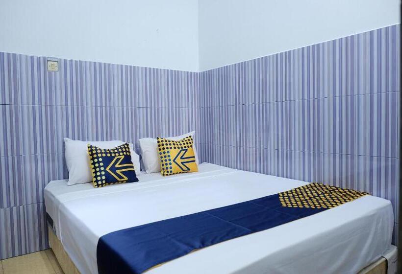 Hotel Spot On 2766 Kezia Kost