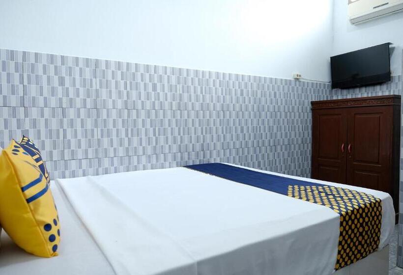 Hotel Spot On 2766 Kezia Kost