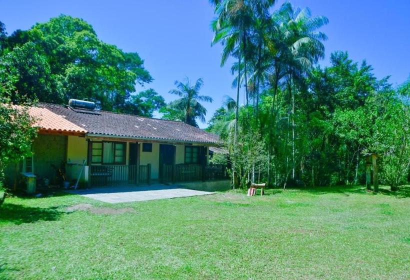 پانسیون Pousada Cambuci