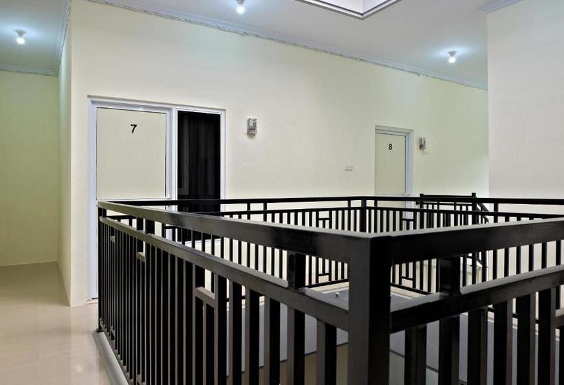 בית מלון כפרי Spot On 2616 Pondok Danesti Syariah