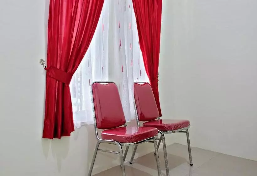 ホテル Spot On 2616 Pondok Danesti Syariah