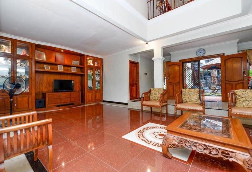 Отель Spot On 2618 Jepara Guest House