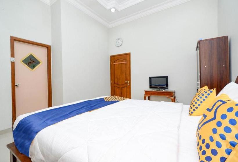 Отель Spot On 2618 Jepara Guest House