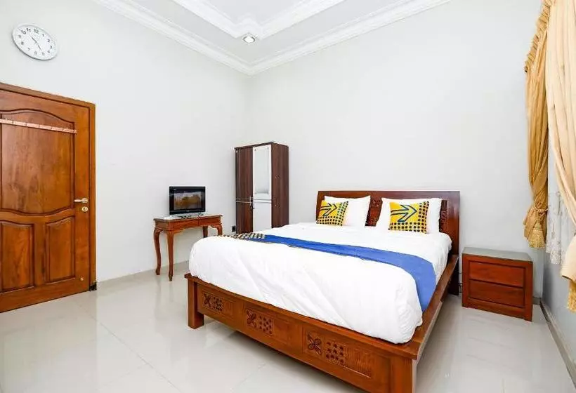ホテル Spot On 2618 Jepara Guest House