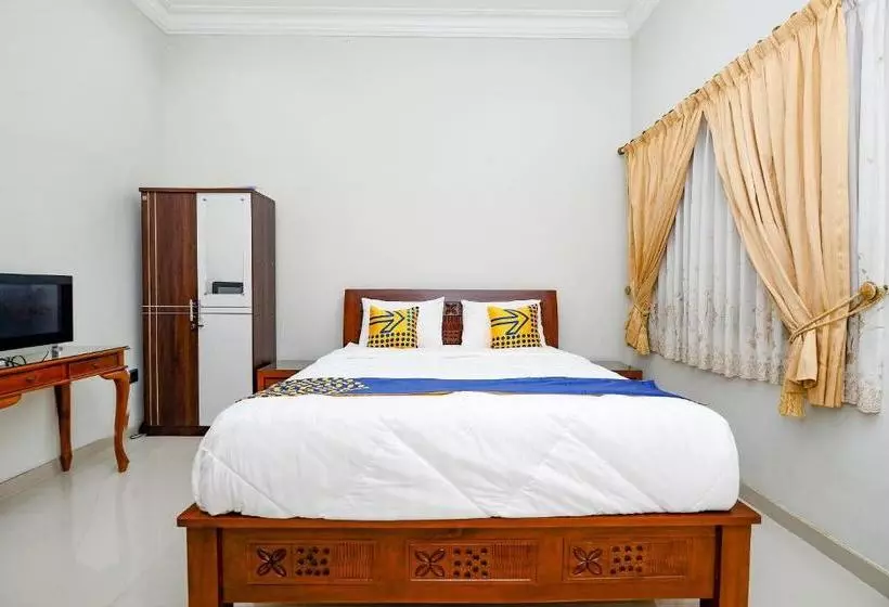 ホテル Spot On 2618 Jepara Guest House