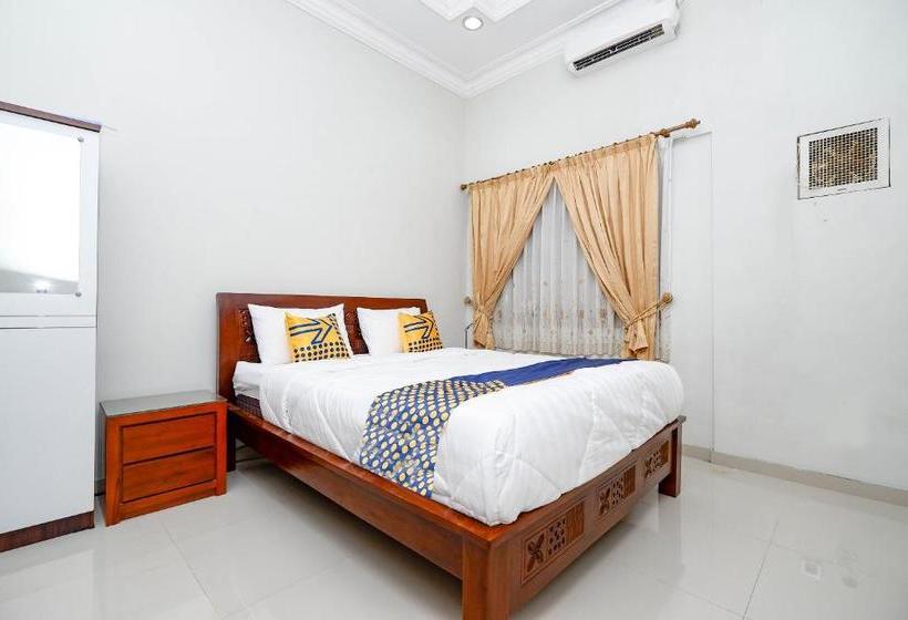 Отель Spot On 2618 Jepara Guest House