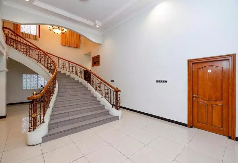 ホテル Spot On 2618 Jepara Guest House