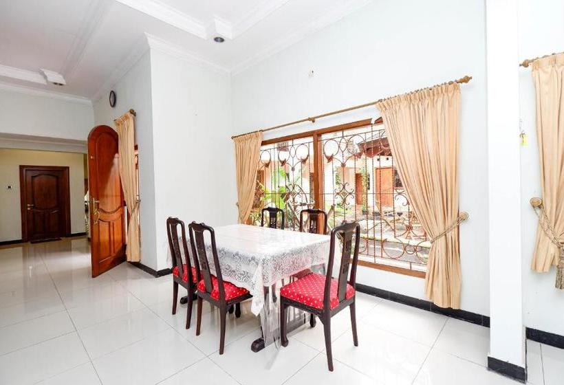 Отель Spot On 2618 Jepara Guest House