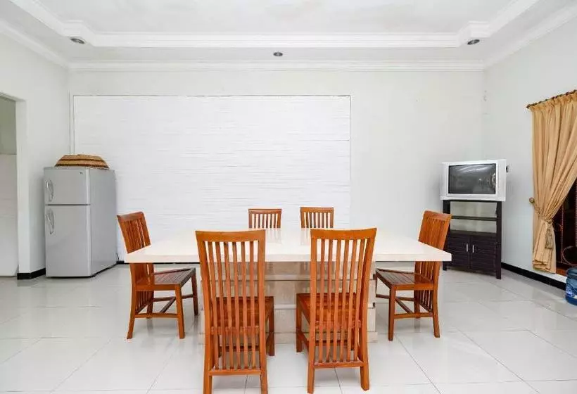 ホテル Spot On 2618 Jepara Guest House