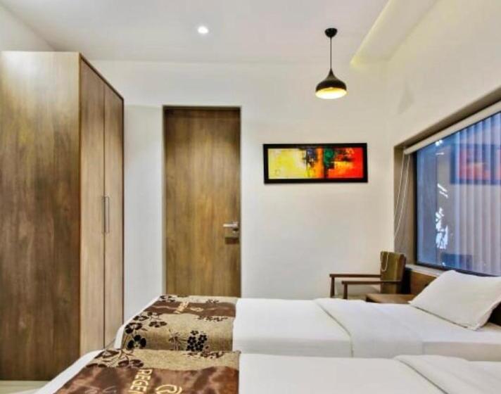 בית מלון כפרי Regency