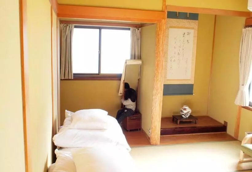 Majatalo Guest House Hachi Hachi