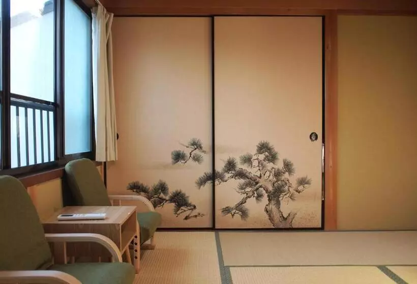 Majatalo Guest House Hachi Hachi