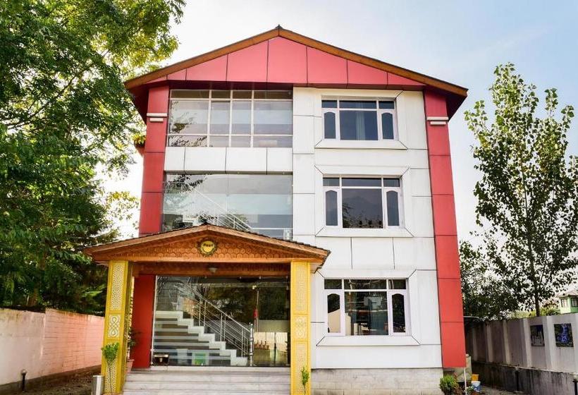 Hotelli Capital O 63908  Pearl Continental