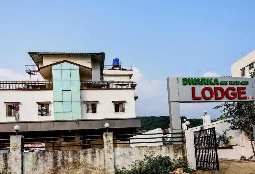 فندق Collection O 64849 Dwarka Lodge