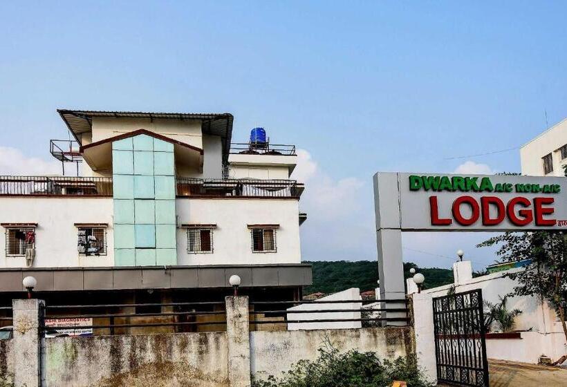 فندق Collection O 64849 Dwarka Lodge