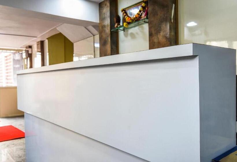 فندق Collection O 64849 Dwarka Lodge