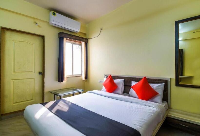 فندق Collection O 64849 Dwarka Lodge