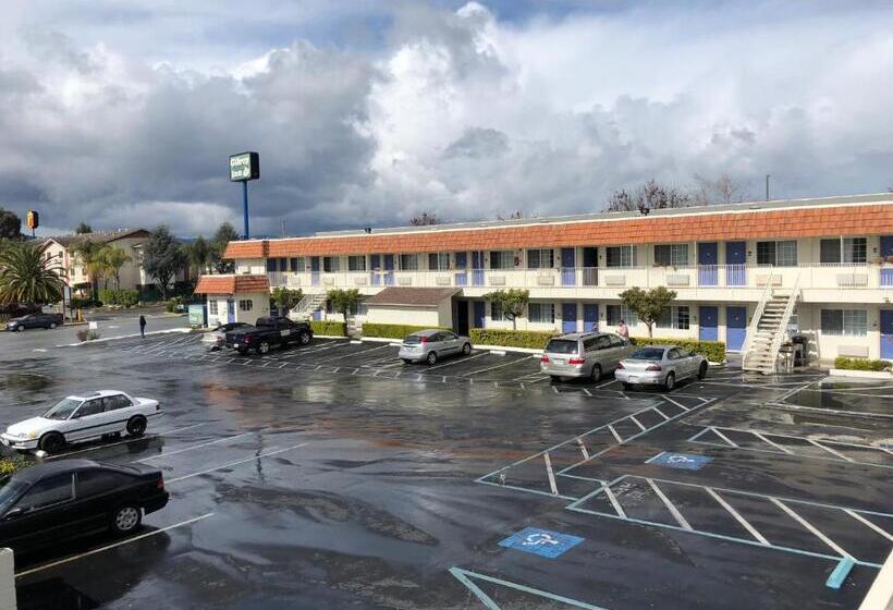 ホテル Gilroy Inn