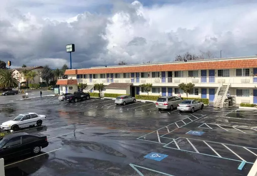 ホテル Gilroy Inn