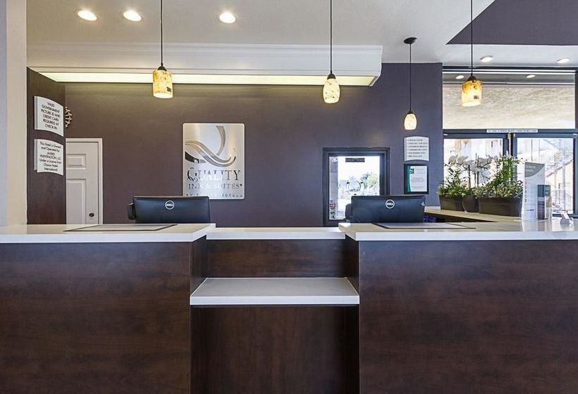 בית מלון כפרי Quality Inn & Suites Huntington Beach