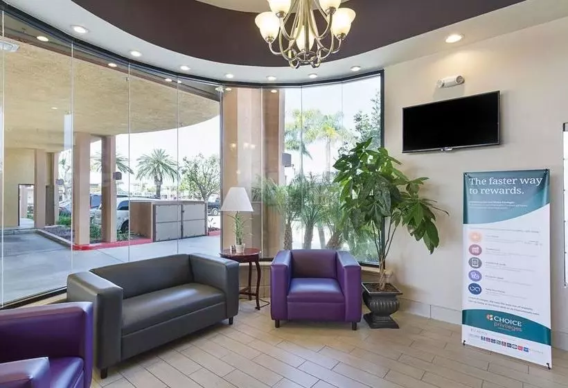 Отель Quality Inn & Suites Huntington Beach