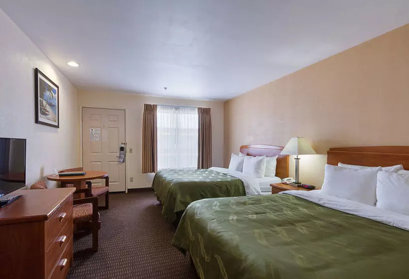 Отель Quality Inn & Suites Huntington Beach