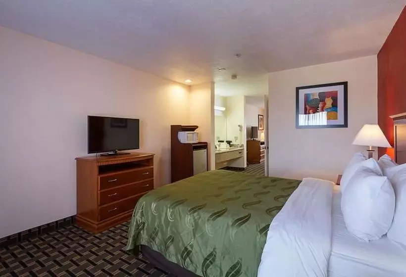 Отель Quality Inn & Suites Huntington Beach