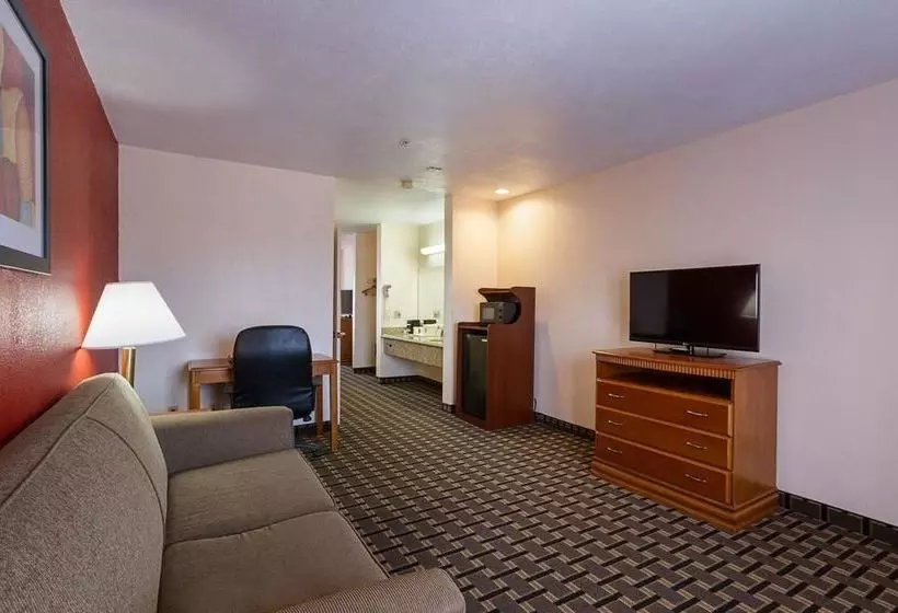 Отель Quality Inn & Suites Huntington Beach