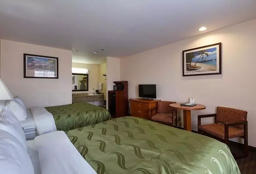 Отель Quality Inn & Suites Huntington Beach