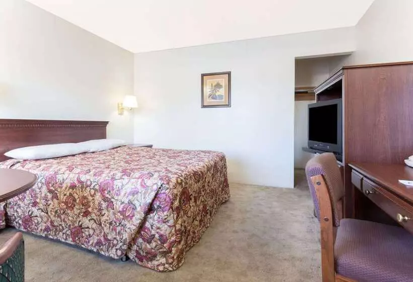 호텔 Knights Inn Baker City