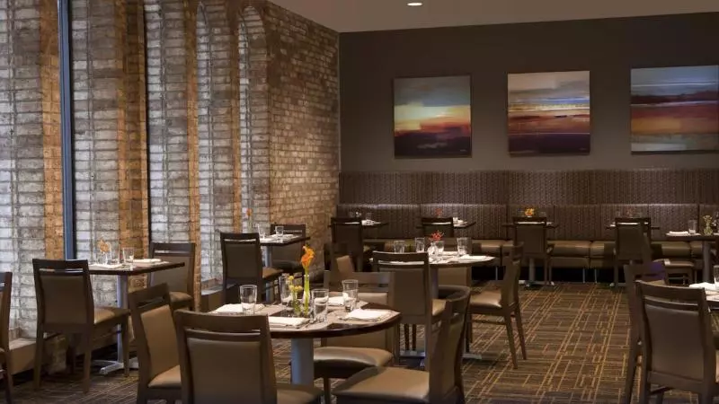 호텔 Sheraton Minneapolis Downtown Convention Center