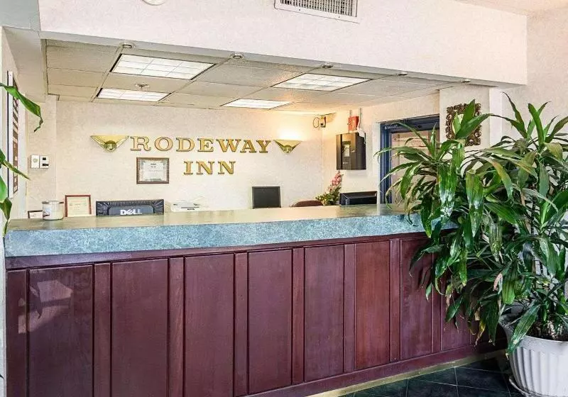 ホテル Red Roof Plus & Suites Virginia Beach   Seaside