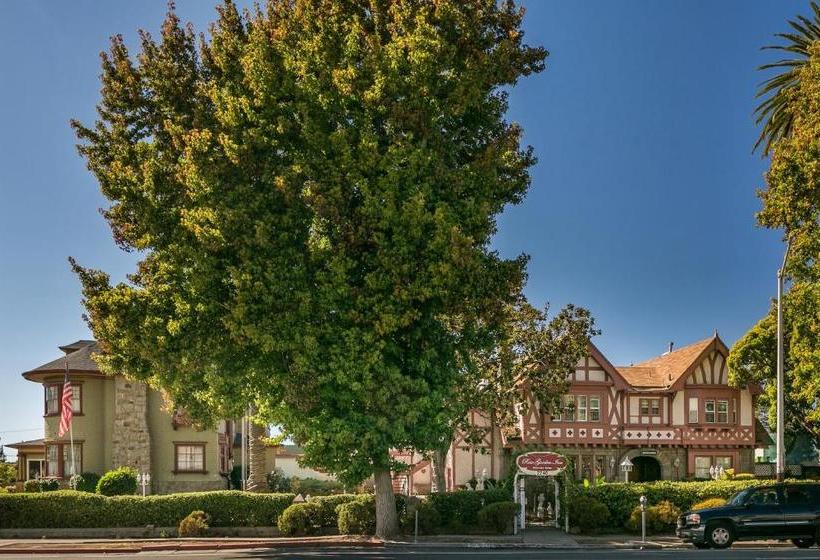 Hotel Rose Garden Inn