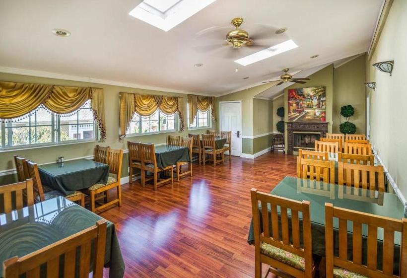 Hotel Rose Garden Inn