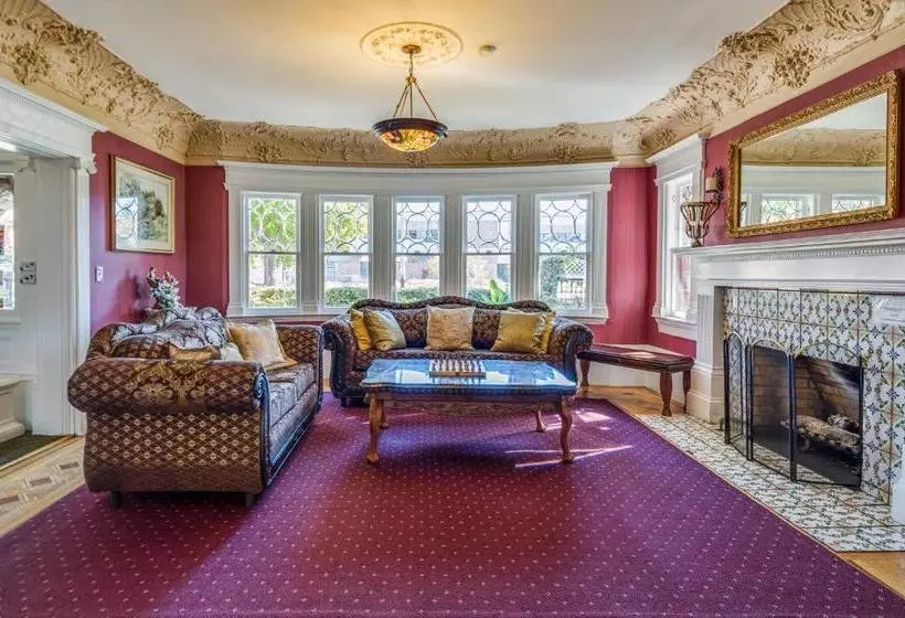 호텔 Rose Garden Inn