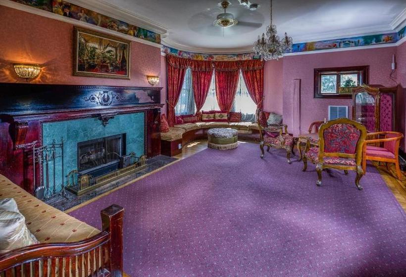 Hotel Rose Garden Inn