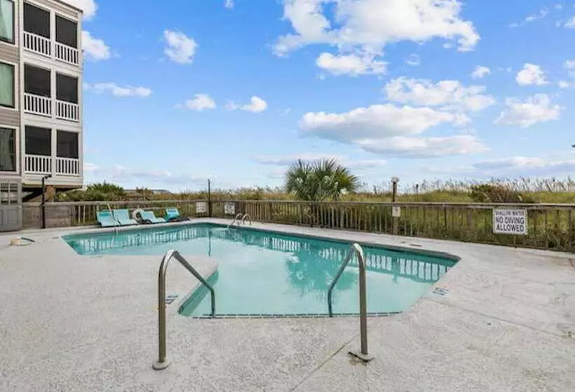 هتل The Red Tree Inn