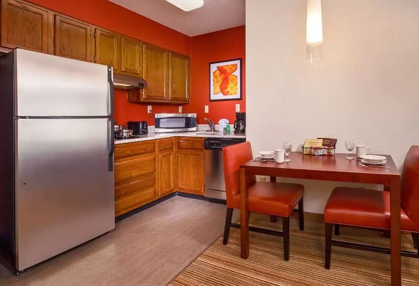 住所  Sonesta Es Suites Charlottesville University