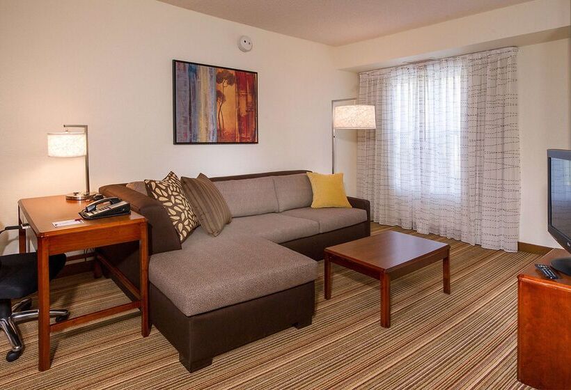 اقامتگاه Sonesta Es Suites Charlottesville University