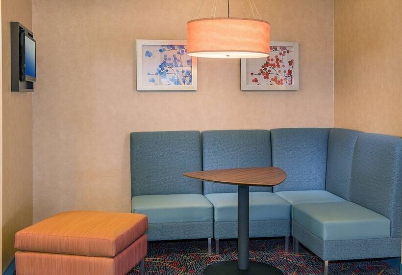 اقامتگاه Sonesta Es Suites Charlottesville University